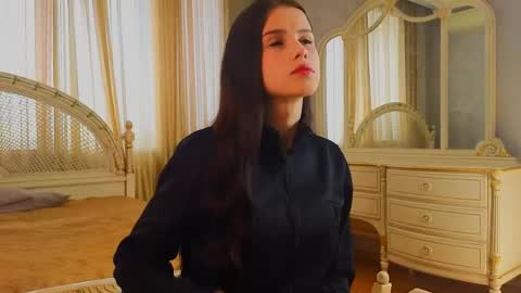 Emily online show from 05/06/26, 03:24