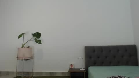 J e n a  All Days  UTC -5 2030  online show from 12/20/24, 03:03