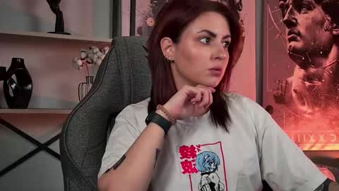 just call me Lana  and her security online show from 10/09/25, 11:08