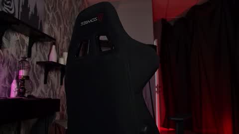 Snapshot of lana__may chatting on 11/29/25, 11:57 just call me Lana and her security online show from 11/29/25, 11:57