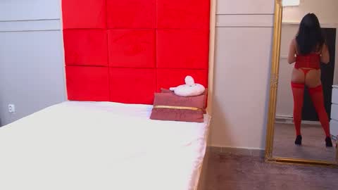 LanaBanner online show from 11/19/25, 06:24