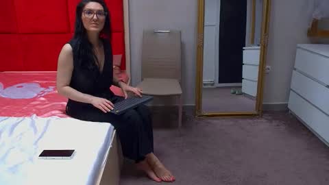 LanaBanner online show from 05/28/26, 03:04