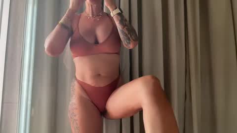 Lana online show from 07/27/26, 12:12