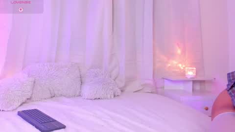 Snapshot of lana_moont chatting on 06/27/26, 01:43 INDEPENDENT MODEL online show from 06/27/26, 01:43