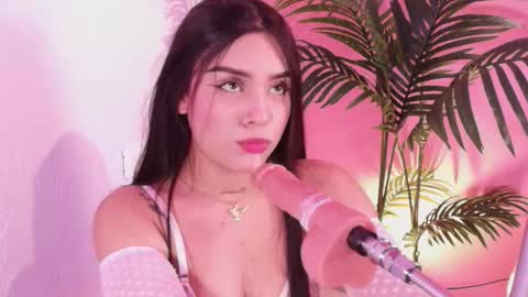 LANA online show from 10/31/25, 04:02