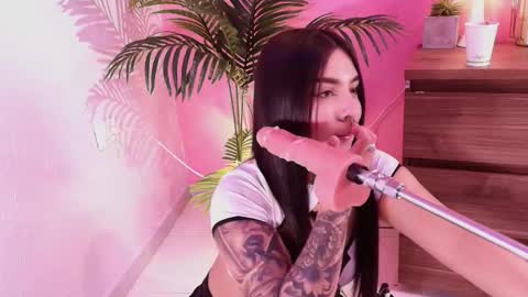 LANA online show from 11/20/25, 04:12