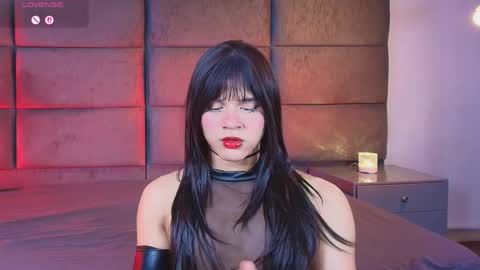 Snapshot of lana_presscot chatting on 05/17/26, 01:36 valentino moon online show from 05/17/26, 01:36