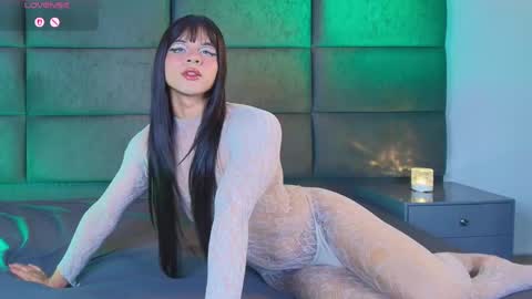 Snapshot of lana_presscot chatting on 05/29/26, 01:47 valentino moon online show from 05/29/26, 01:47