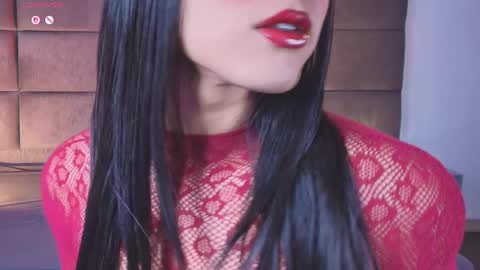 Snapshot of lana_presscot chatting on 06/02/26, 01:51 valentino moon online show from 06/02/26, 01:51