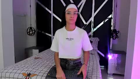 lana_rhoaades online show from 06/18/26, 11:36