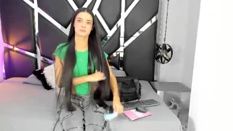 lana_rhoaades online show from 06/25/26, 11:48