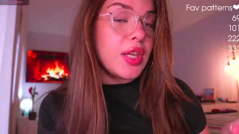 Snapshot of lana_rosy chatting on 09/22/25, 08:44 Alana online show from 09/22/25, 08:44