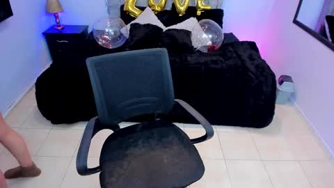           online show from 02/15/25, 08:11