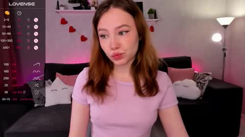 Snapshot of lanablu_ chatting on 10/04/25, 02:42 Lana online show from 10/04/25, 02:42