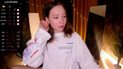 Snapshot of lanablu_ chatting on 11/11/25, 02:22 Lana online show from 11/11/25, 02:22