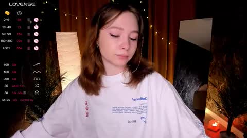 Snapshot of lanablu_ chatting on 11/16/25, 06:19 Lana online show from 11/16/25, 06:19