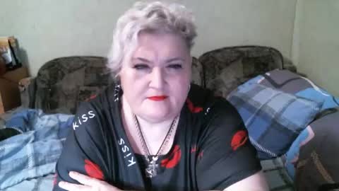 lanacat555 online show from 09/17/25, 12:12