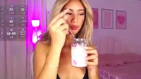 Lana online show from 09/18/25, 08:22