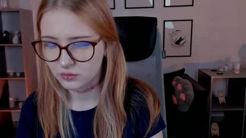Snapshot of lanafitch chatting on 05/17/26, 10:33 lana online show from 05/17/26, 10:33