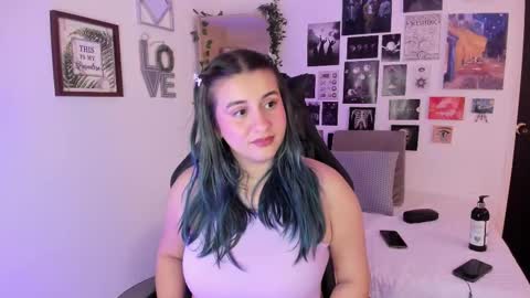 lanaherondale_ online show from 11/05/25, 09:26