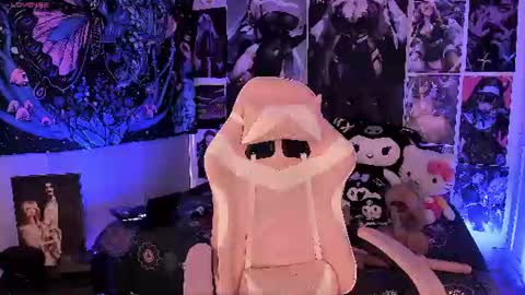 LanaKyutt666 online show from 06/17/26, 06:42