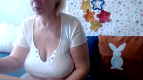 LovelyQueen online show from 06/11/26, 08:01