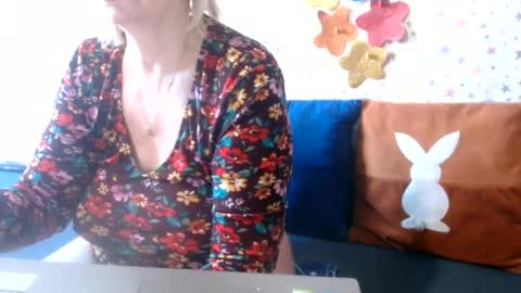 LovelyQueen online show from 06/17/26, 07:33
