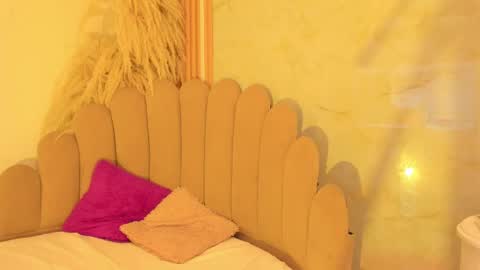 Snapshot of lanarioss chatting on 10/07/25, 04:20 lana online show from 10/07/25, 04:20