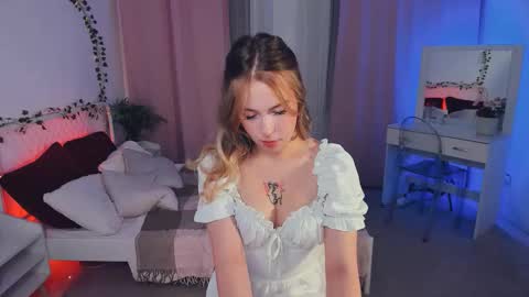 Snapshot of lanaroselle chatting on 11/07/25, 09:48 Lana online show from 11/07/25, 09:48