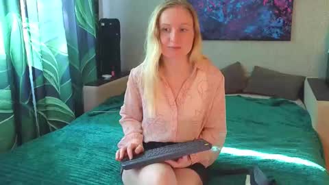 Snapshot of lanavismith chatting on 05/25/26, 06:08 LanaviSmith online show from 05/25/26, 06:08