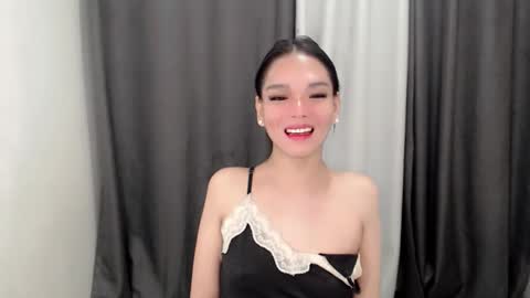 lanawyatt_ online show from 11/28/25, 02:31