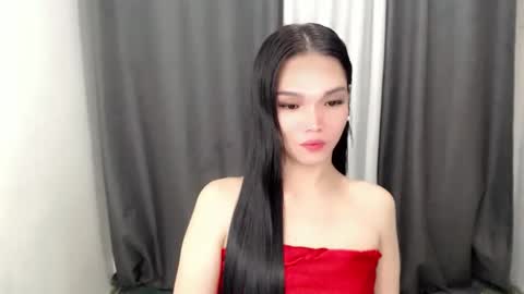 lanawyatt_ online show from 12/04/25, 06:49