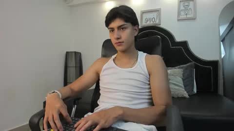 Snapshot of landercruz chatting on 10/15/25, 04:23 landercruz online show from 10/15/25, 04:23