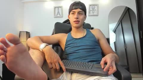 Snapshot of landercruz chatting on 10/28/25, 04:27 landercruz online show from 10/28/25, 04:27