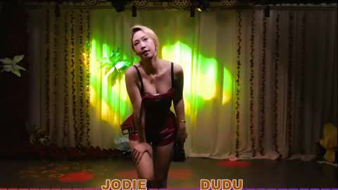 Snapshot of lankwaifong_cindy chatting on 04/15/26, 02:51 lankwaifong_cindy online show from 04/15/26, 02:51