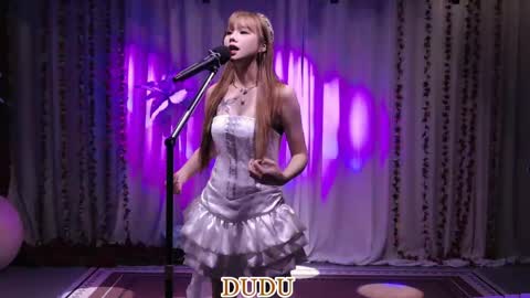 Snapshot of lankwaifong_cindy chatting on 05/24/26, 03:00 lankwaifong_cindy online show from 05/24/26, 03:00