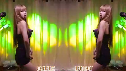 Snapshot of lankwaifong_cindy chatting on 06/11/26, 03:37 lankwaifong_cindy online show from 06/11/26, 03:37