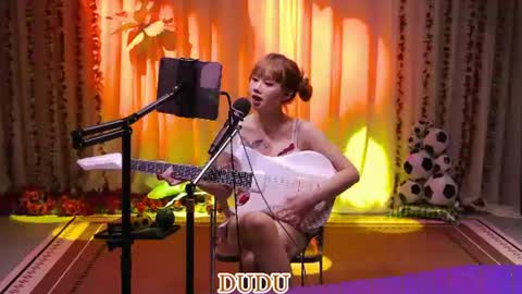 lankwaifong_cindy online show from 06/13/26, 03:32