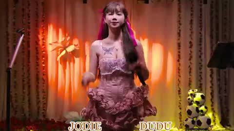 lankwaifong_cindy online show from 06/18/26, 03:07