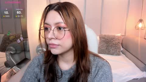 Lanna online show from 12/18/24, 11:34
