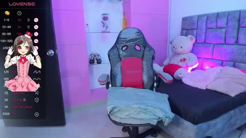 lanna1_ online show from 10/10/25, 01:43