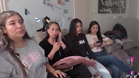 Snapshot of lanna_as chatting on 12/15/25, 02:10 lanna_as online show from 12/15/25, 02:10