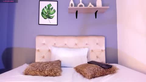 lanna_jones_ online show from 10/11/25, 07:12