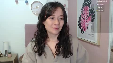 Lanna online show from 10/15/25, 01:44