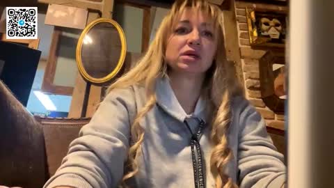 Snapshot of lapussia chatting on 11/29/25, 01:58 Olena online show from 11/29/25, 01:58