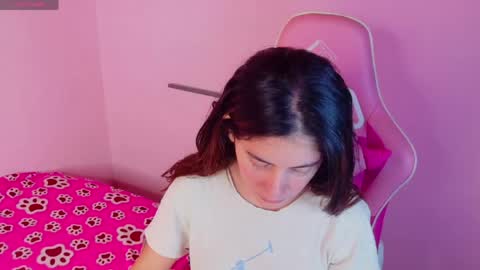 Snapshot of lara_aisha chatting on 04/22/26, 11:56 LARA online show from 04/22/26, 11:56