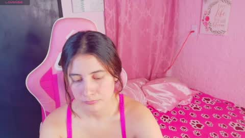 Snapshot of lara_aisha chatting on 04/28/26, 02:27 LARA online show from 04/28/26, 02:27