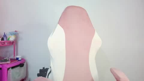 LARA online show from 06/15/26, 10:34