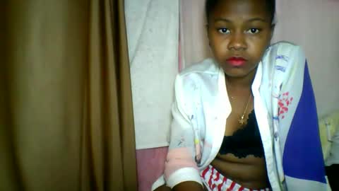 Snapshot of lara_belle chatting on 05/15/26, 10:50 lara_belle online show from 05/15/26, 10:50