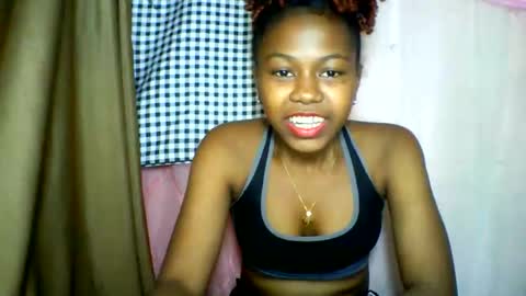 Snapshot of lara_belle chatting on 05/29/26, 06:28 lara_belle online show from 05/29/26, 06:28